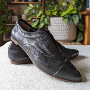 Frye | 6.5 | Rose Oxford Loafer Soft Leather Black